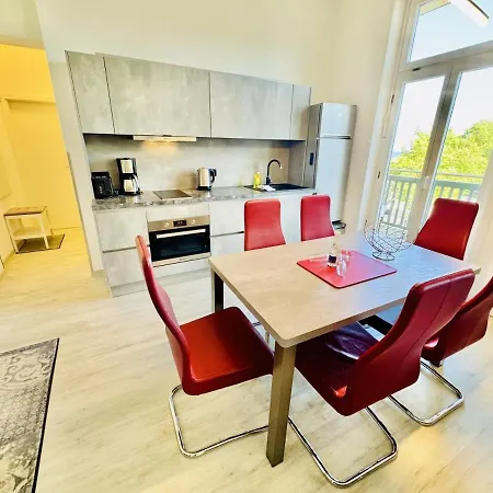 Berringer, Barsch, Direkt An Der Promenade روستوك